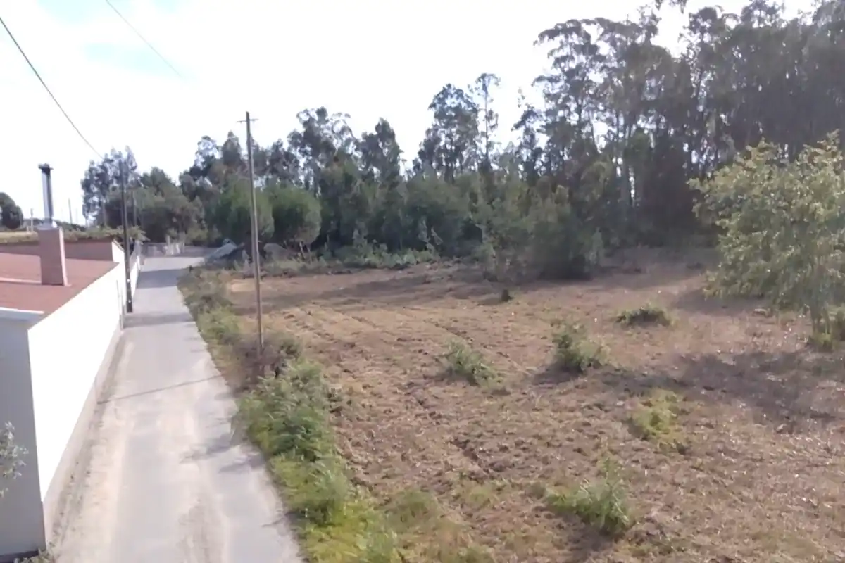 Fotografia do Terreno 2: terreno para projeto de comércio e habitação em Tondela (imagem 4 de 12)